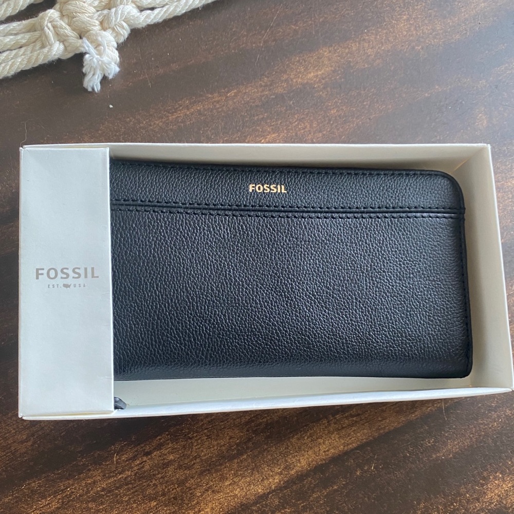 Brand new Black fossil wallet